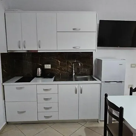 Kela Apartment *